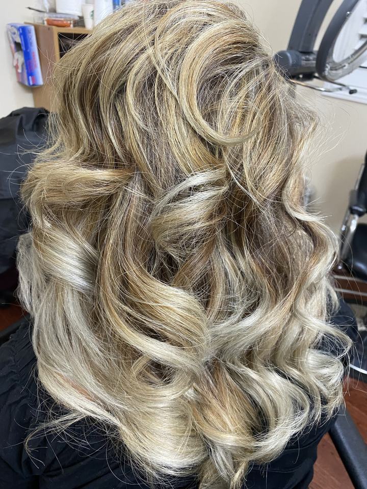 Hair after highlights, seen from behind
